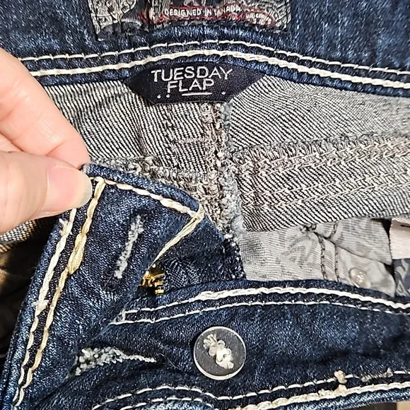 NWT Silver Bootcut Distressed Jeans - Picture 9 of 16